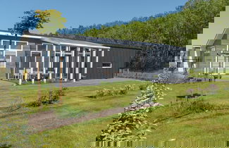 Foto 1 - Holiday Home on the Edge of the Forest in Zeeland
