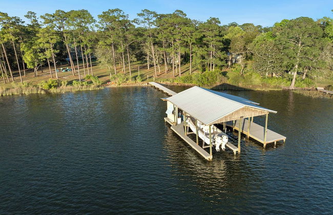 Secluded Waterfront Retreat for 23 Dock, Pets OK - Foto 39