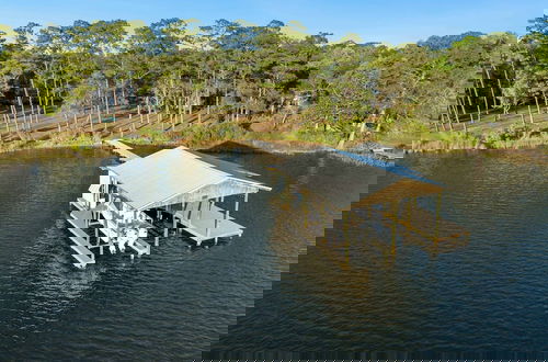 Foto 39 - Secluded Waterfront Retreat for 23 Dock, Pets OK