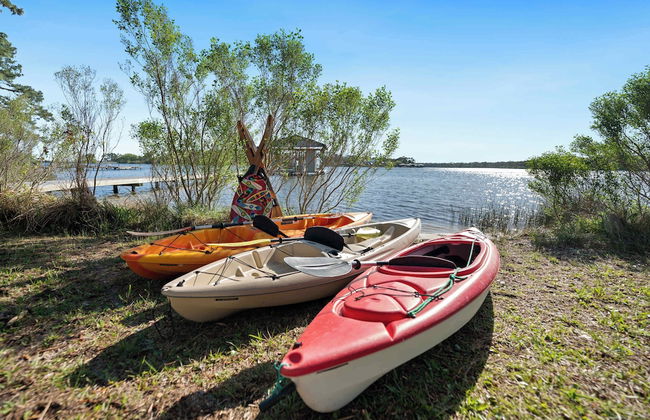 Secluded Waterfront Retreat for 23 Dock, Pets OK - Foto 30