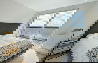 Photo 2 - Meadow Lane Retreat - City Center Gem