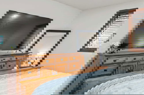 Foto 22 - The Bear's Den by Avantstay Prime Location, Renovated w/ Movie & Game Room