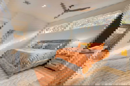 Foto 19 - Pool, Hot Tub, Game Room, Fire Pit Luxe & Private 4bdr Maverick by Avantstay