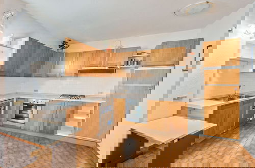 Foto 9 - Beautiful Villa With Private Pool and Garden