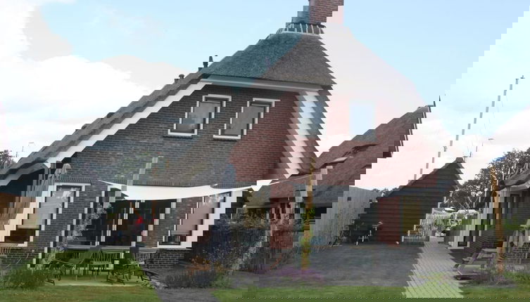 Foto 1 - Villa With Large Garden in a Holiday Park