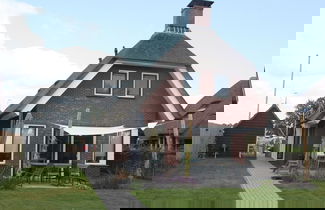 Foto 1 - Villa With Large Garden in a Holiday Park