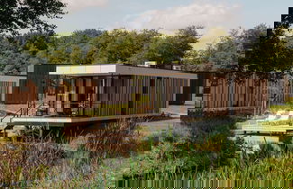 Foto 1 - Modern Lodge on the Water in a Holiday Park