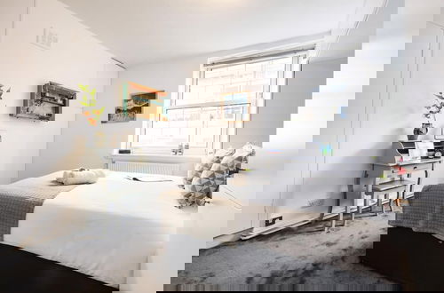 Foto 16 - Lovely Portobello Apartment near Westbourne Park