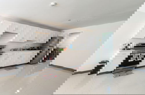 Photo 4 - Cozy Portmore Apartment With 2 Bedrooms