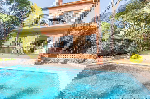 Foto 1 - Simply Furnished Apartment With Shared Pool in Llafranc