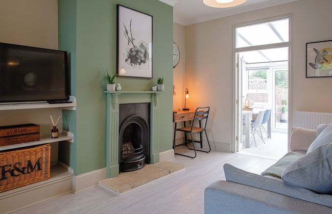 Stunning Townhouse with Large Garden - Foto 29