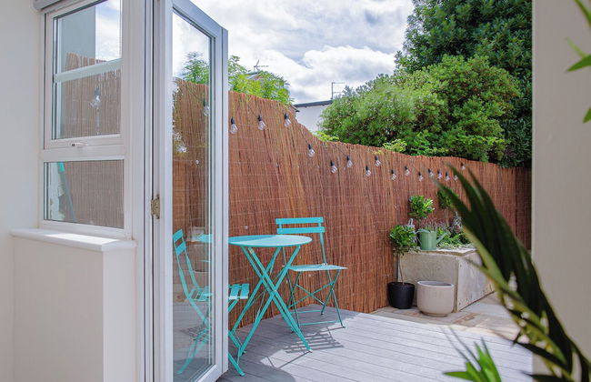 Stunning Townhouse with Large Garden - Foto 34