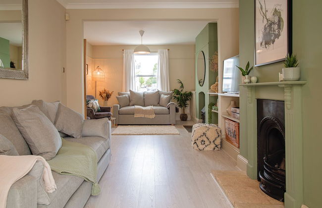 Stunning Townhouse with Large Garden - Foto 27