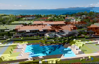 Foto 1 - Well-decorated Home With Pool