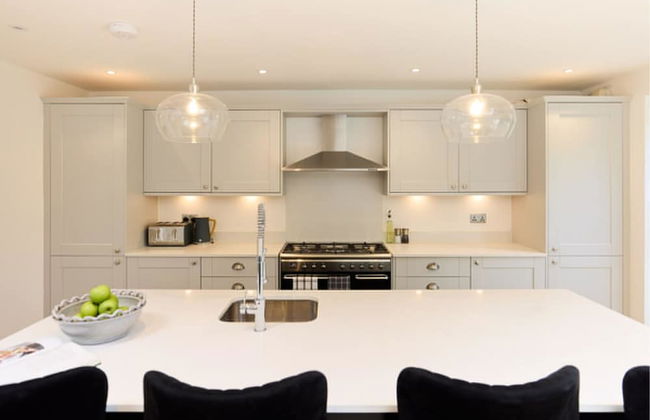 The Shepherd s Bush Wonder - Trendy 4bdr Home With Garden Terrace - Foto 13