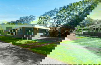 Foto 1 - Cozy Bungalow With Patio