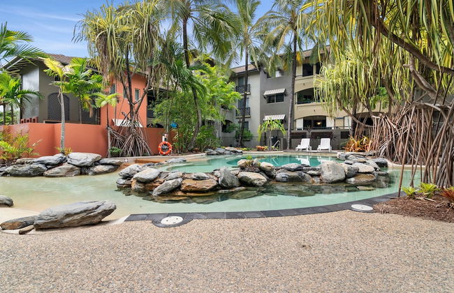 Poolside Paradise Cairns - 9 Pools BBQ Gym - Foto 22