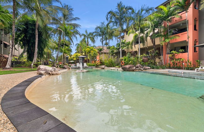 Poolside Paradise Cairns - 9 Pools BBQ Gym - Foto 18