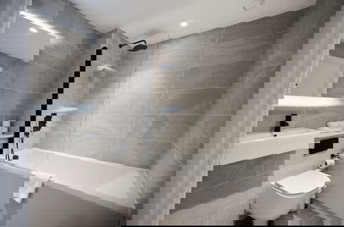 Foto 4 - The Tottenham Hale Crib - Trendy 2bdr Flat With Balcony