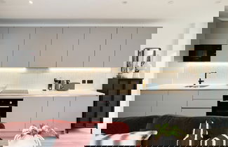 Foto 3 - The Tottenham Hale Crib - Trendy 2bdr Flat With Balcony