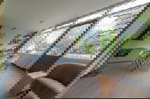 Foto 14 - Modern Home With Garden