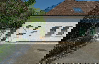 Foto 1 - Villa in Kortrijk With Heated Pool