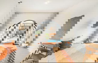 Foto 2 - Villa Amra By Azure with Good Views