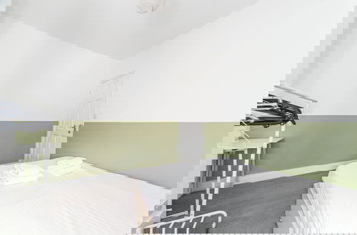 Photo 7 - Spacious & Chic 3bed House in London