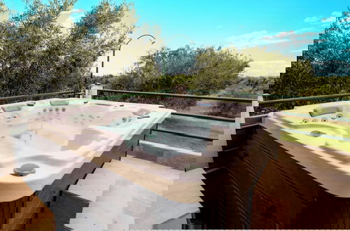 Photo 14 - Elysium Countryside House Jacuzzi - Doune