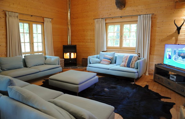 Spacious Chalet Located at Bomal with Hot Tub & Garden Parlour - Foto 14