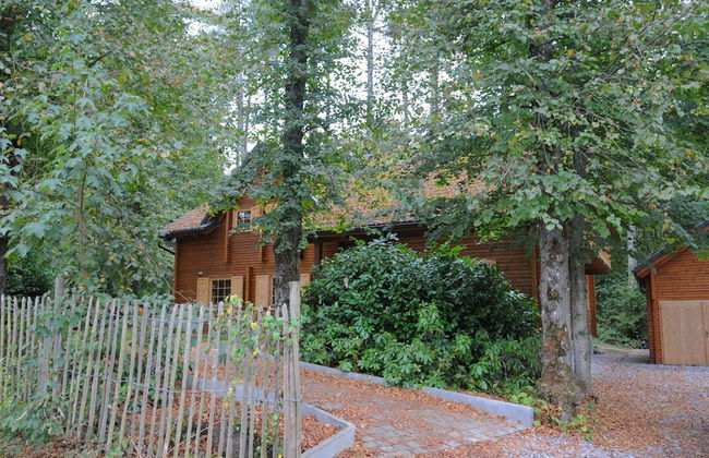 Spacious Chalet Located at Bomal with Hot Tub & Garden Parlour - Foto 19