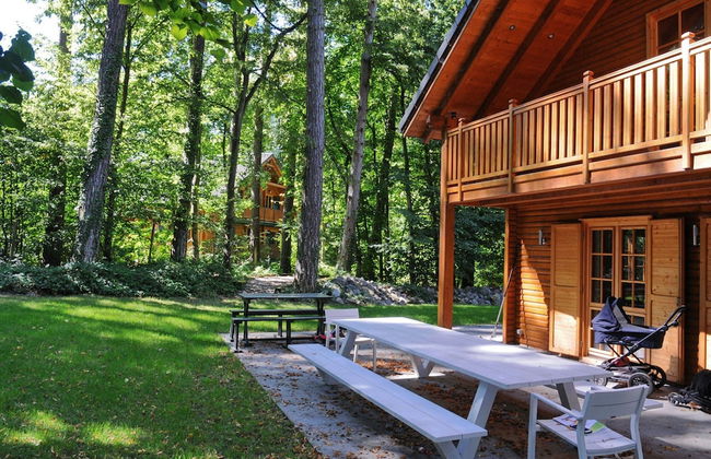 Spacious Chalet Located at Bomal with Hot Tub & Garden Parlour - Foto 20