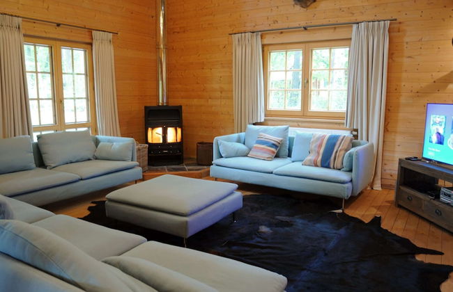 Spacious Chalet Located at Bomal with Hot Tub & Garden Parlour - Foto 13