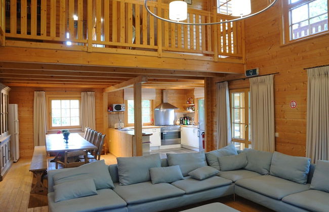 Spacious Chalet Located at Bomal with Hot Tub & Garden Parlour - Foto 12