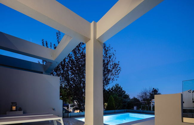 Akonizia Luxury House - With Private Swimming Pool - Photo 12