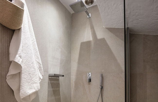 Akonizia Luxury House - With Private Swimming Pool - Photo 37