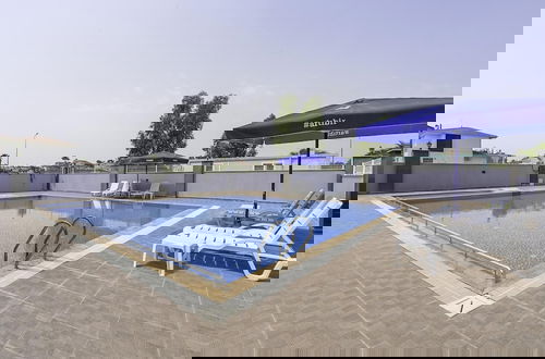 Photo 19 - Flat w Shared Pool and Balcony 8 min to Beach