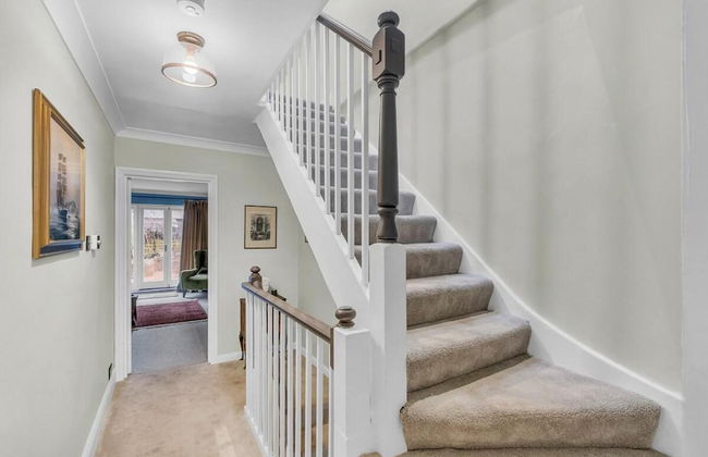 Charming Reigate Cottage Retreat - Foto 24