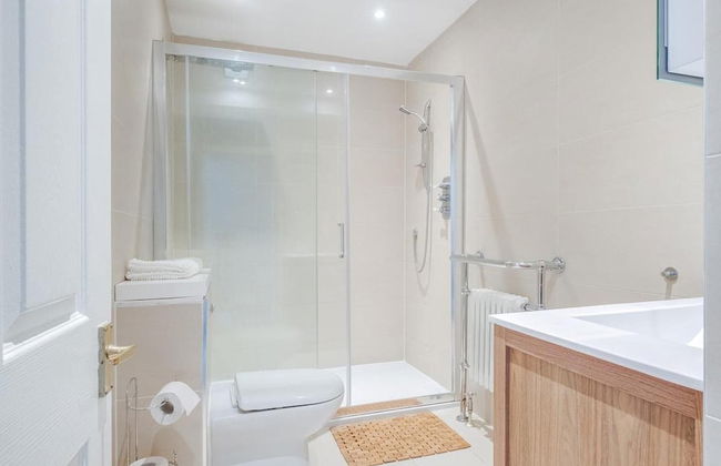 Charming Reigate Cottage Retreat - Foto 14