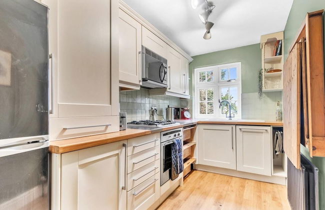 Charming Reigate Cottage Retreat - Foto 9