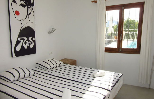 Villa in Cala Tarida With Private Pool & Sea View - Foto 2