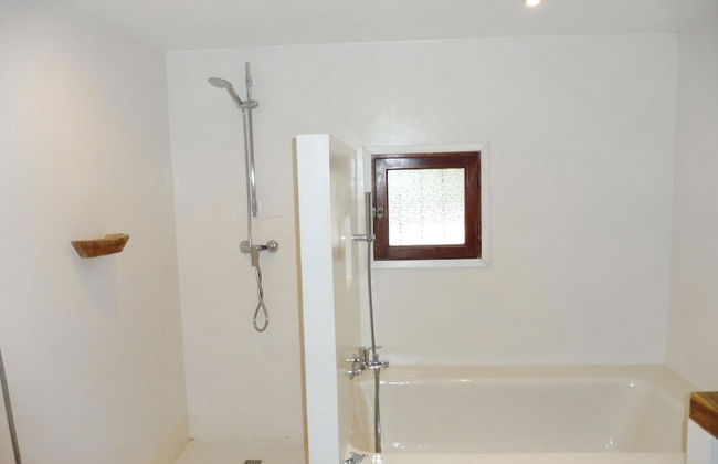 Villa in Cala Tarida With Private Pool & Sea View - Foto 18