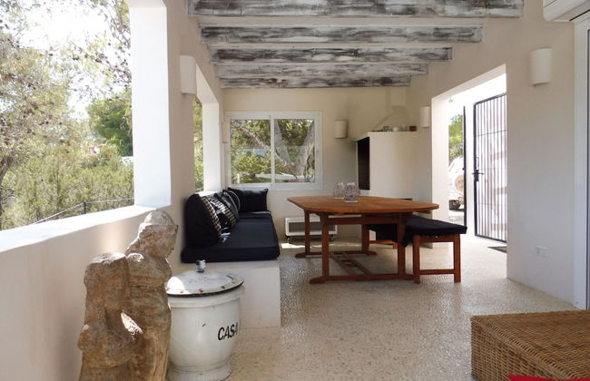 Villa in Cala Tarida With Private Pool & Sea View - Foto 15