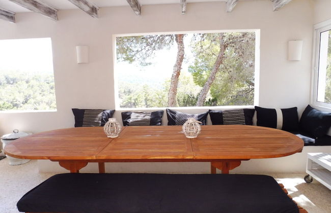Villa in Cala Tarida With Private Pool & Sea View - Foto 16
