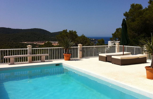 Villa in Cala Tarida With Private Pool & Sea View - Foto 23