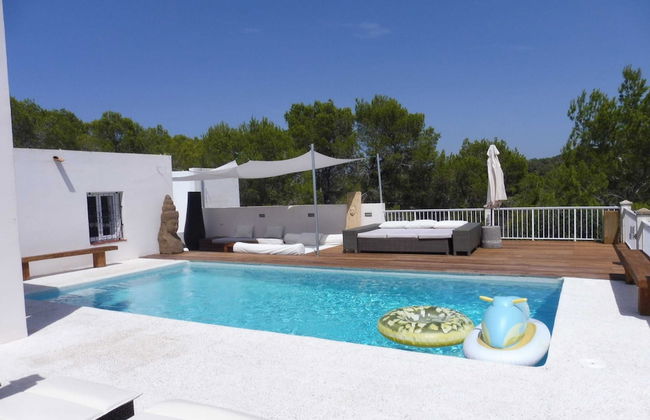 Villa in Cala Tarida With Private Pool & Sea View - Foto 1