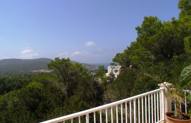 Villa in Cala Tarida With Private Pool & Sea View - Foto 33