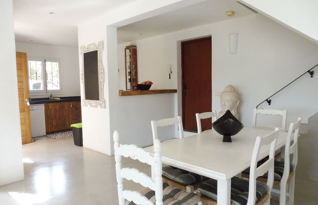 Villa in Cala Tarida With Private Pool & Sea View - Foto 7
