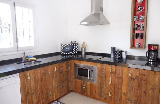 Villa in Cala Tarida With Private Pool & Sea View - Foto 8