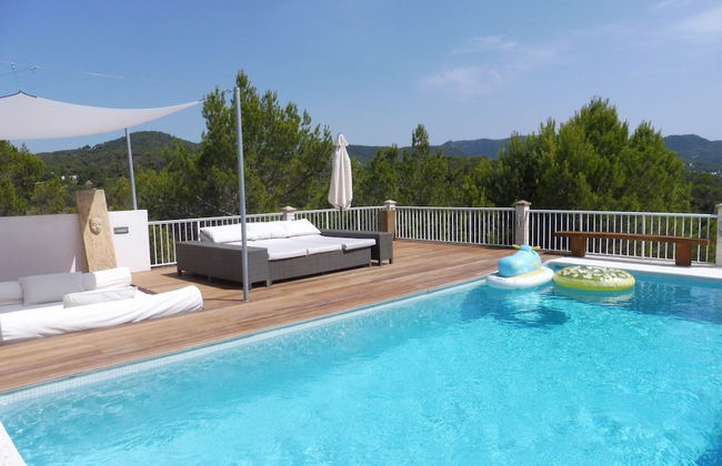 Villa in Cala Tarida With Private Pool & Sea View - Foto 26